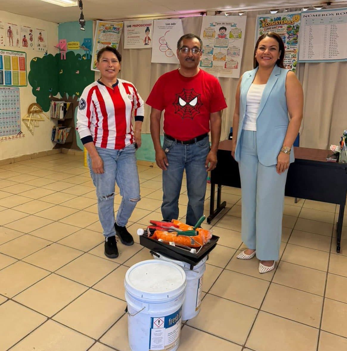 ENTREGA DE MATERIALES A ESCUELA PRIMARIA AMADO NERVO